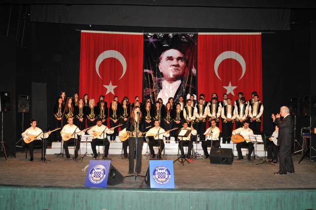 Atanın Doğum Günü Gazi Şehirde Coşkuyla Kutlandı