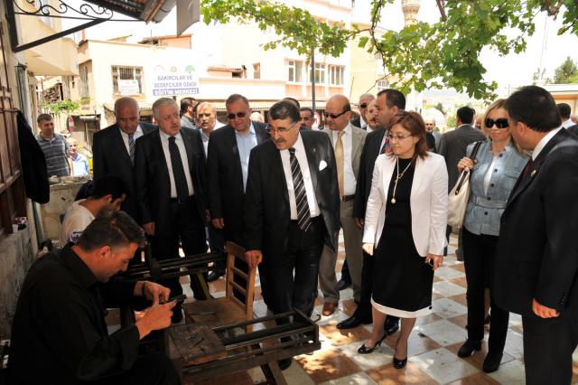 Ak Parti Genel Başkan Yardımcılarından Güzelbeye Övgü