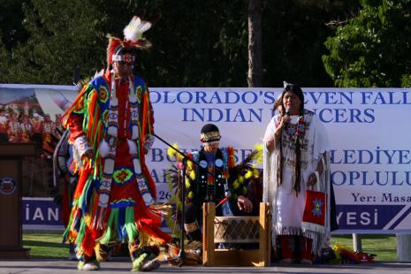 Masal Parkta Kültürlerin Dansı
