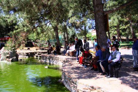 Yaşam Sevgilerini Güçlü Tutmaya Çalışıyoruz