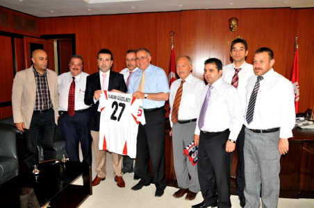 Taraftarlar Derneğinden Güzelbeye Ziyaret