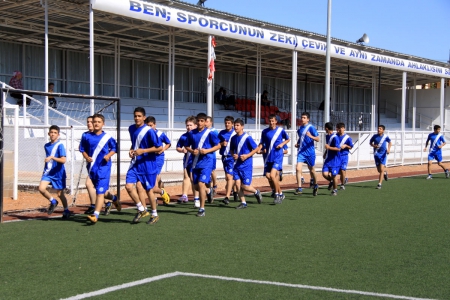 Büyükşehir Futbol Yaz Okulu Büyük İlgi Görüyor