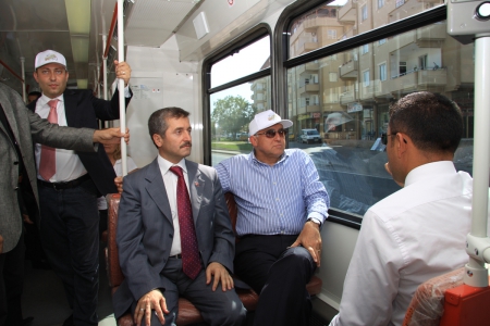 Meclis Üyeleri Hafif Raylı Sistem Test Sürüşünde