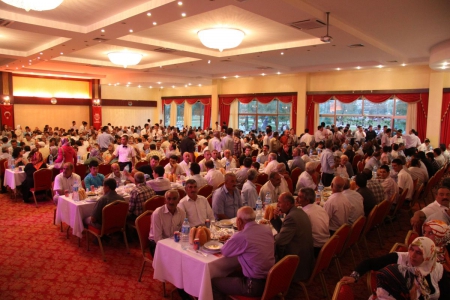 Başkan Güzelbey Ak Parti Teşkilatı İle İftarda Bir Araya Geldi