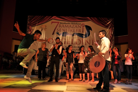 Yerel Sanatçılar Ramazan Şenliklerinde Coşturuyorlar