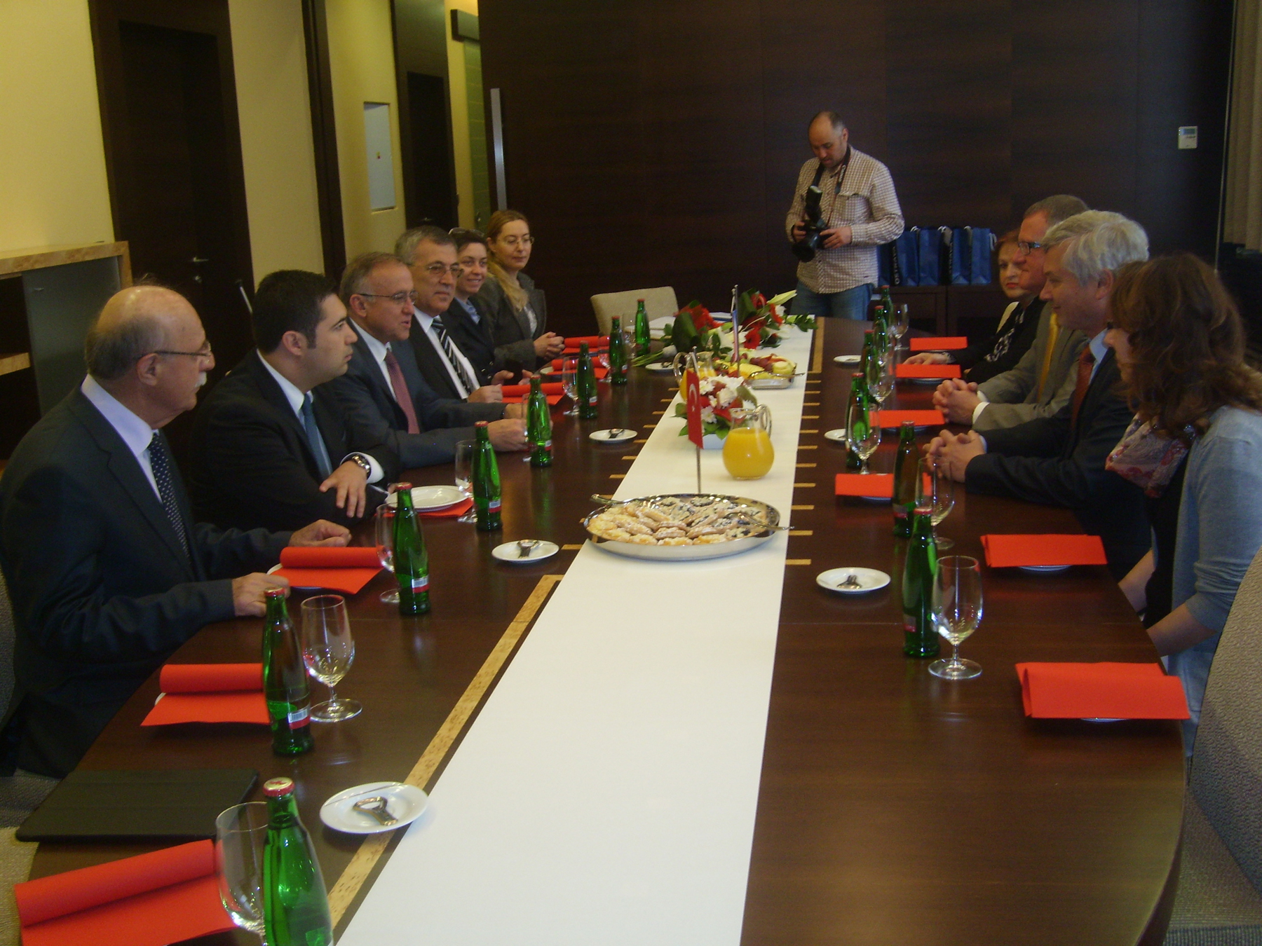BAŞKAN GÜZELBEY, OSTRAVA BELEDİYESİNİN ONUR KONUĞU OLDU
