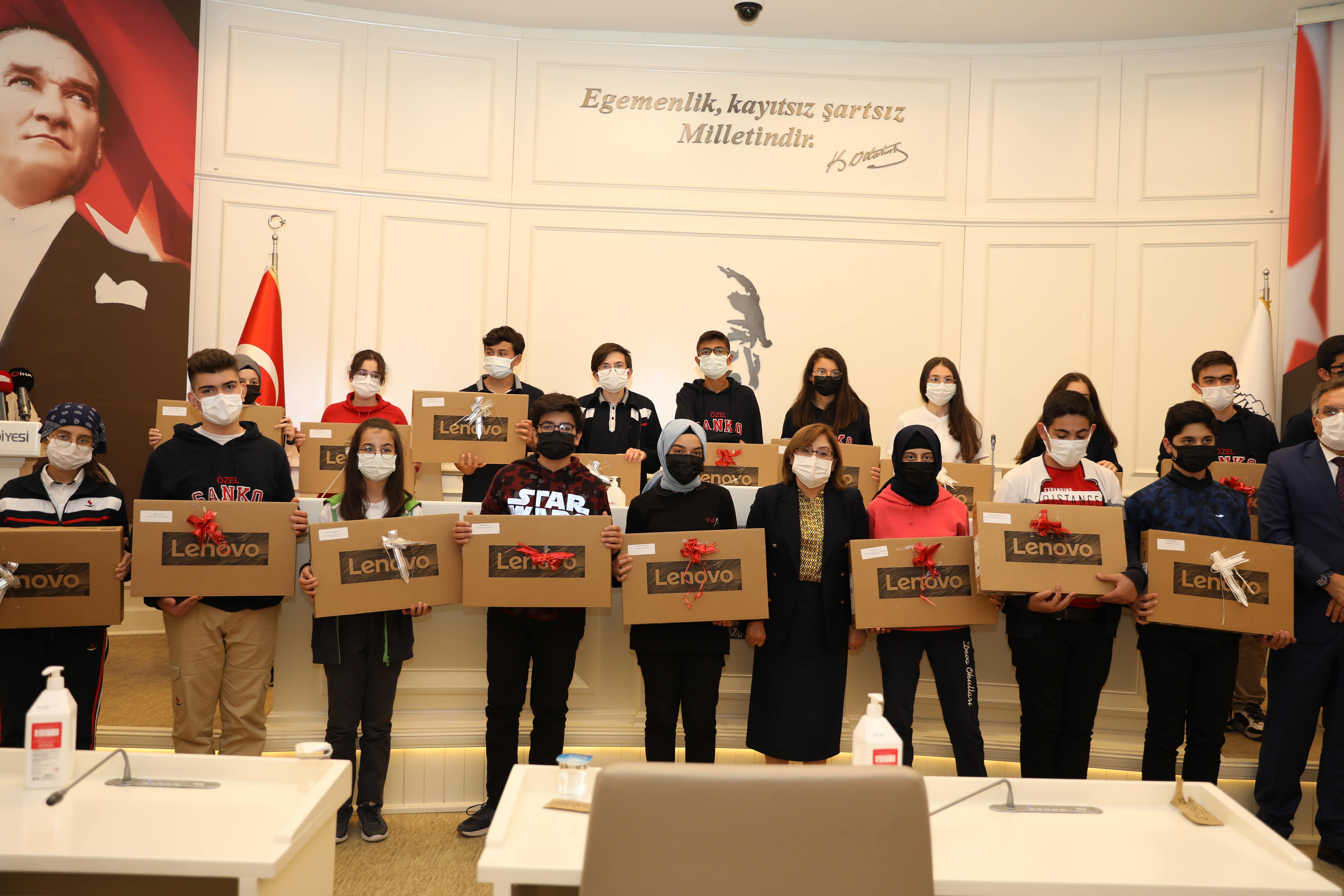 LGS'de İlk 50ye Giren Öğrencilerin Ödül Töreni