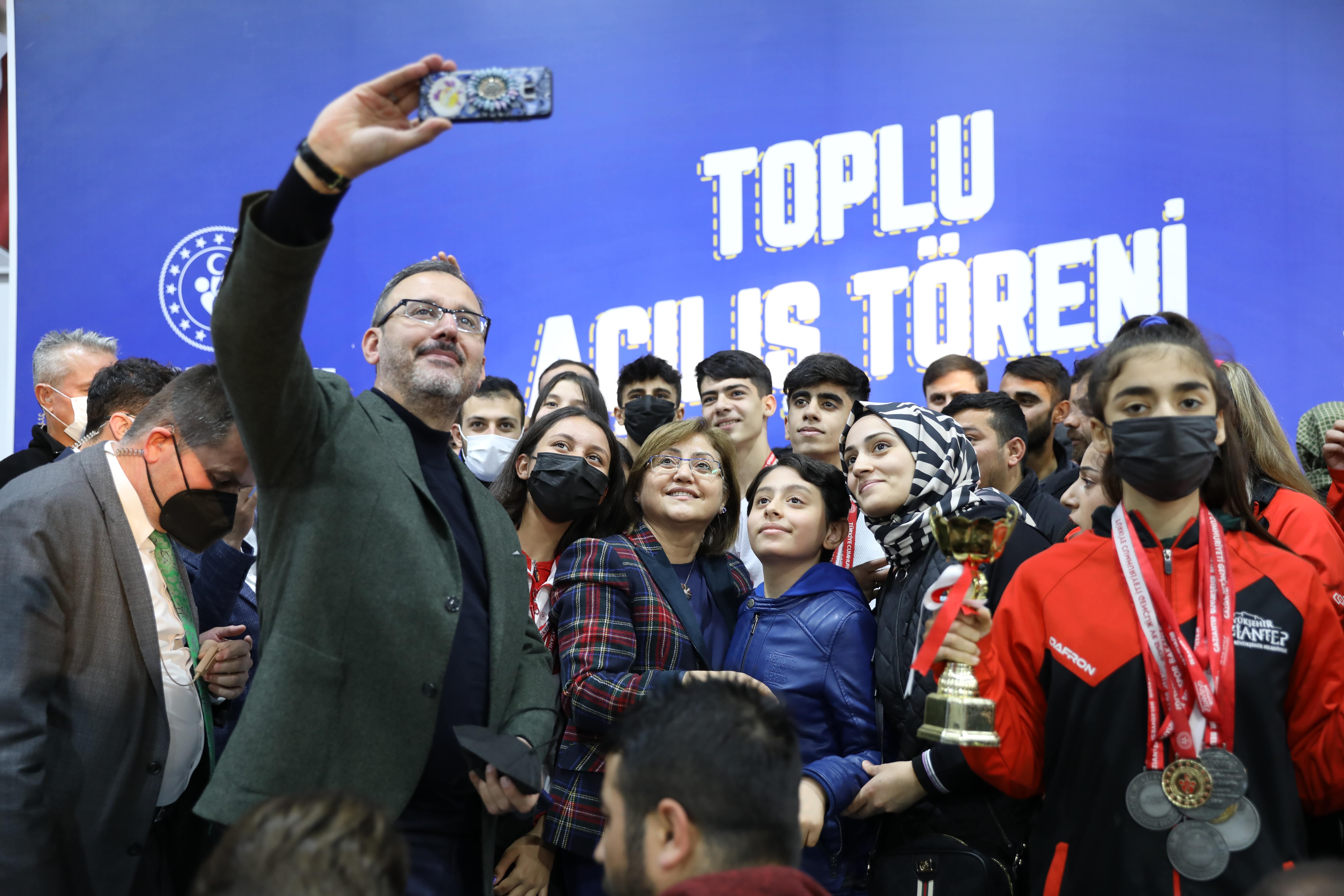 Gençlik ve Spor Bakanı Toplu Açılış Töreni