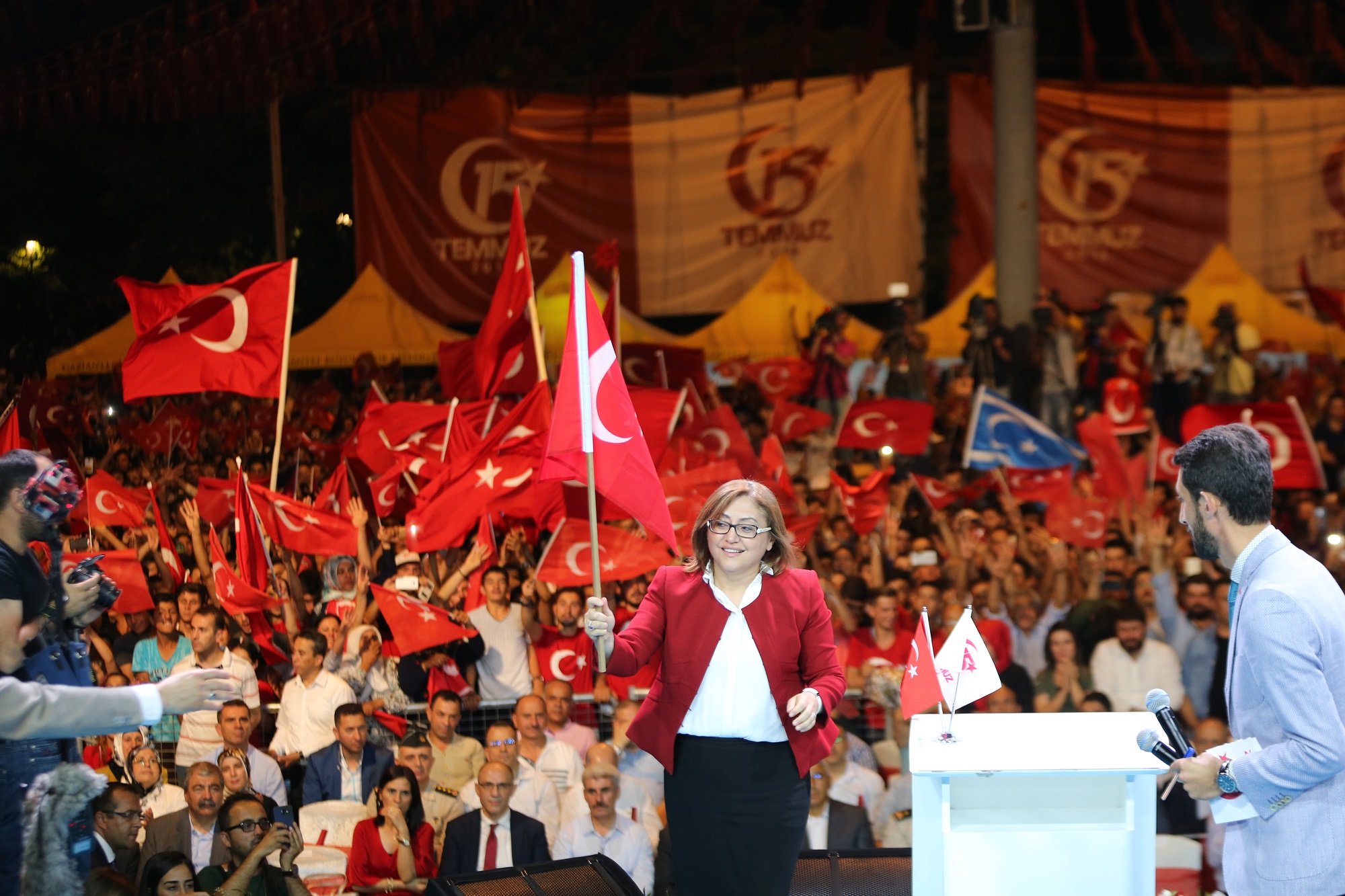 BAŞKAN ŞAHİN: “15 TEMMUZ, BU MİLLETİN İHANETE KARŞI SİPER OLDUĞU TARİHİ BİR DURUŞTUR”