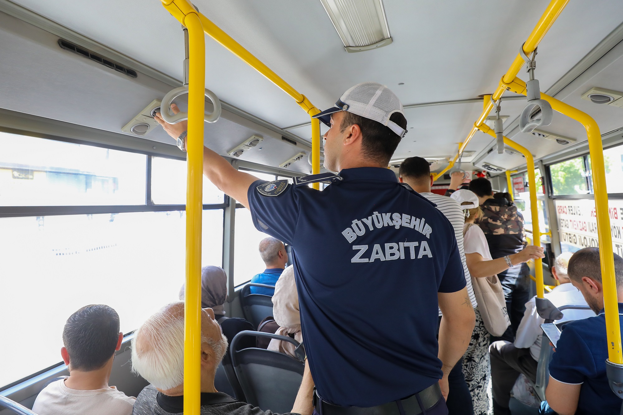 GAZİANTEP BÜYÜKŞEHİR ZABITA, 2025 YILINDA KLİMA DENETİMLERİNDE 521 ARACA CEZA YAZDI