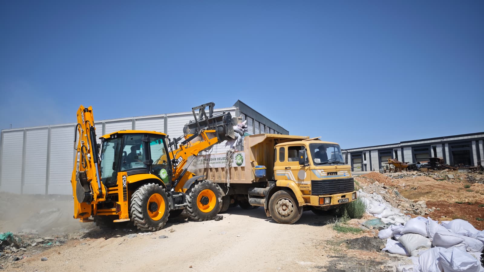 GAZİANTEP BÜYÜKŞEHİR, KÜSGET SANAYİ SİTESİ’NDE KAPSAMLI TEMİZLİK YAPTI