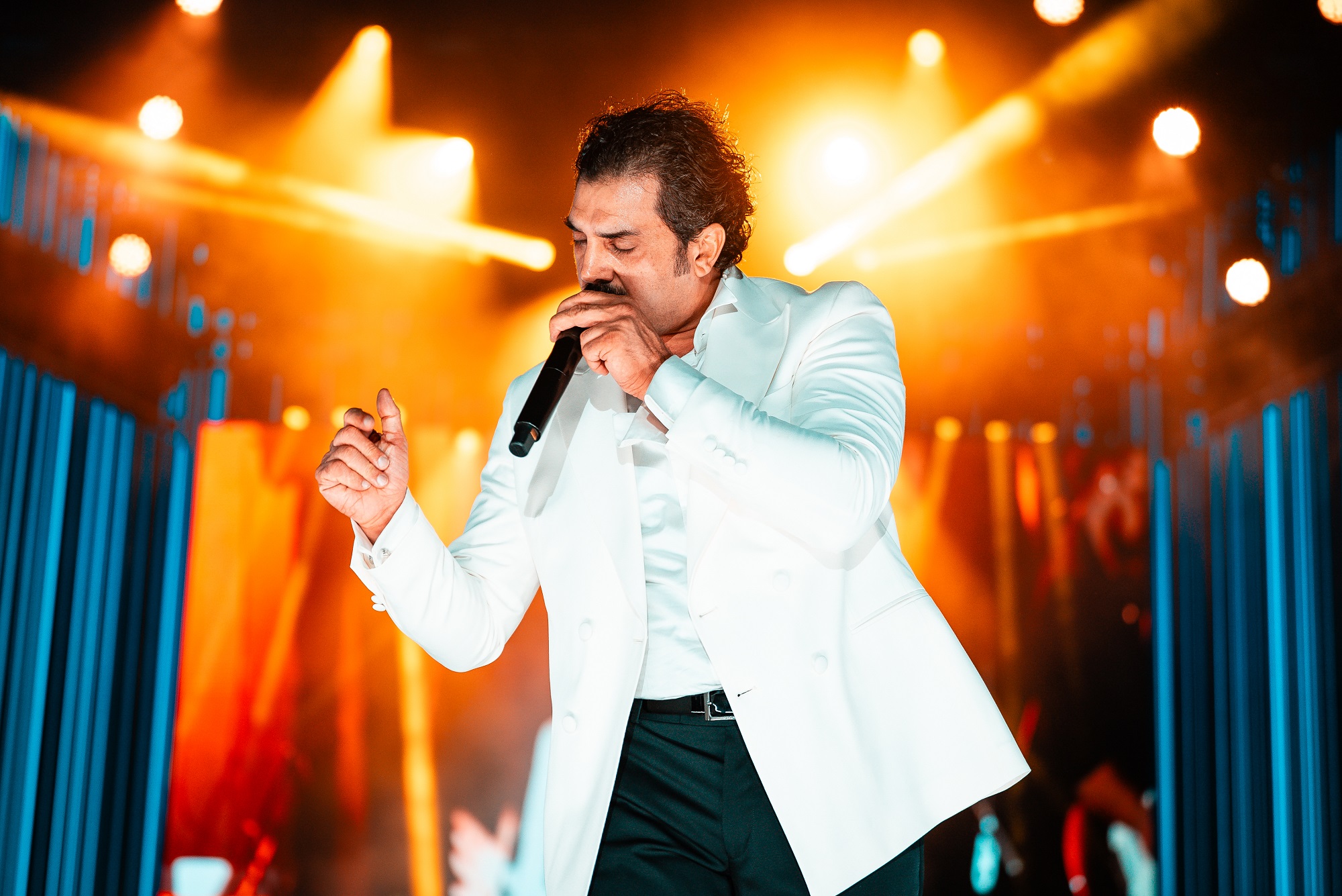 FESTİVALDE GÜÇLÜ SESİYLE BAYHAN ŞARKILARINI GAZİ ŞEHİRLİLER İÇİN SÖYLEDİ