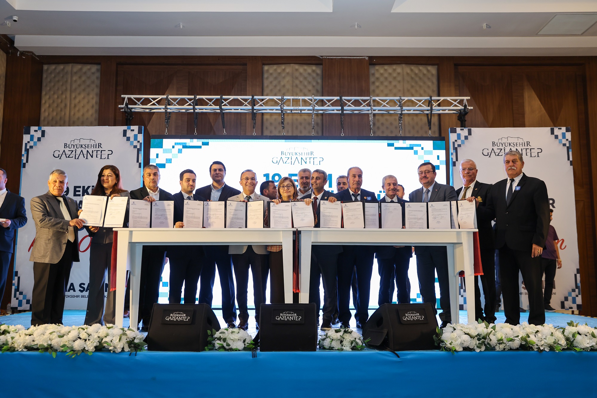 BAŞKAN FATMA ŞAHİN’DEN MUHTARLAR İÇİN KONUT MÜJDESİ