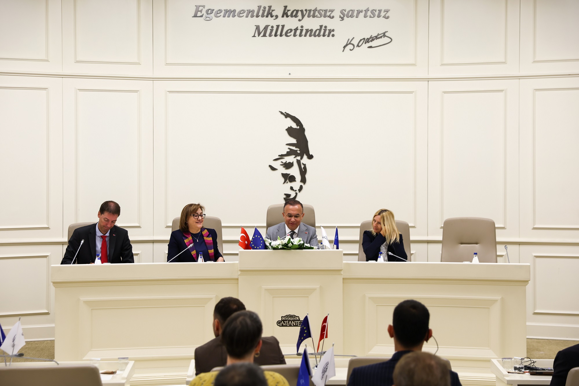 BÜYÜKŞEHİR, DEPREM GERÇEĞİ VE GAZİANTEP’İN AFET YÖNETİMİ TEKNİK TOPLANTISI DÜZENLEDİ