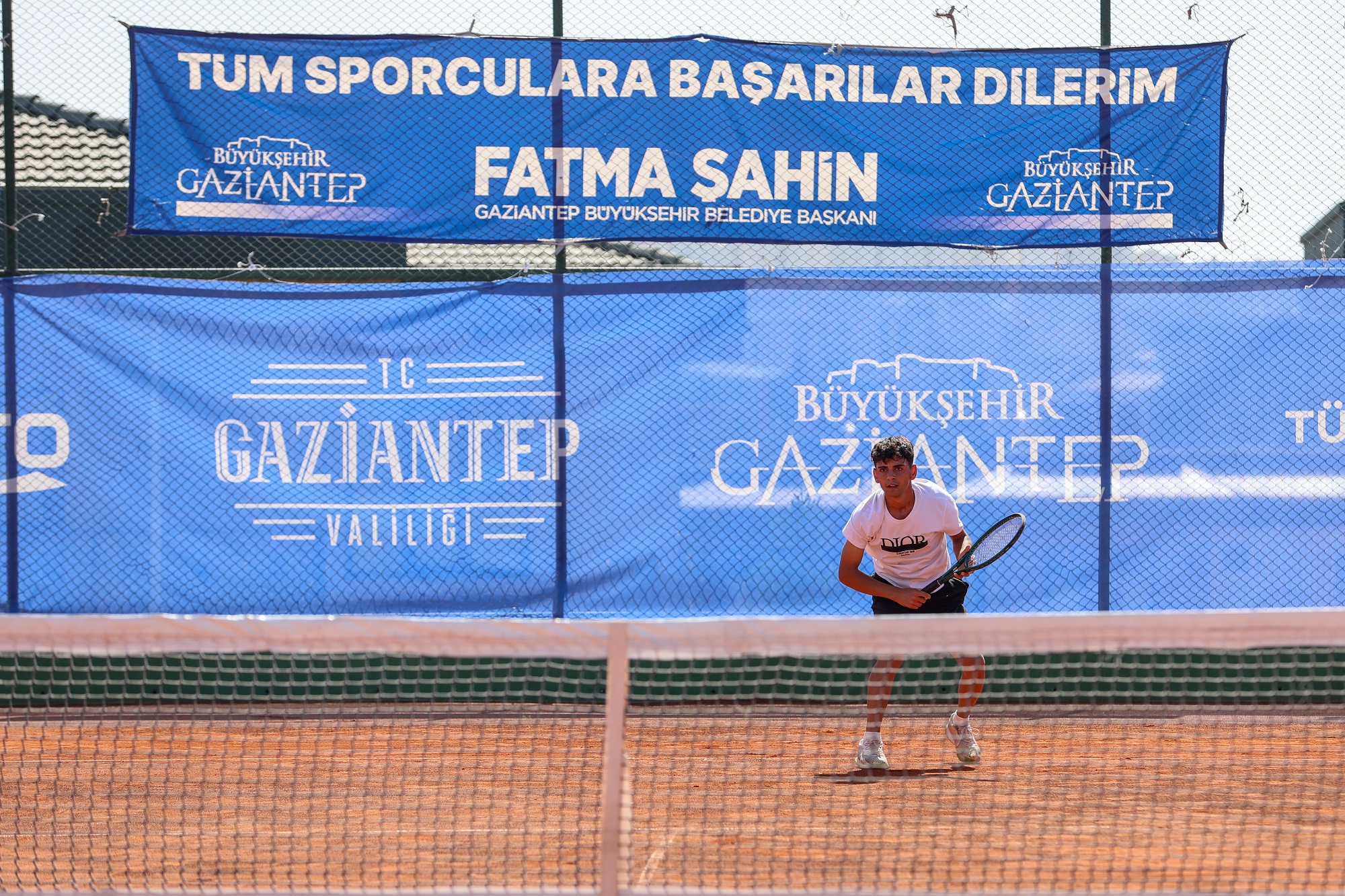 GAZİANTEP’TE TENİS ŞAMPİYONASINDA ÖDÜL TÖRENİ HEYECANI