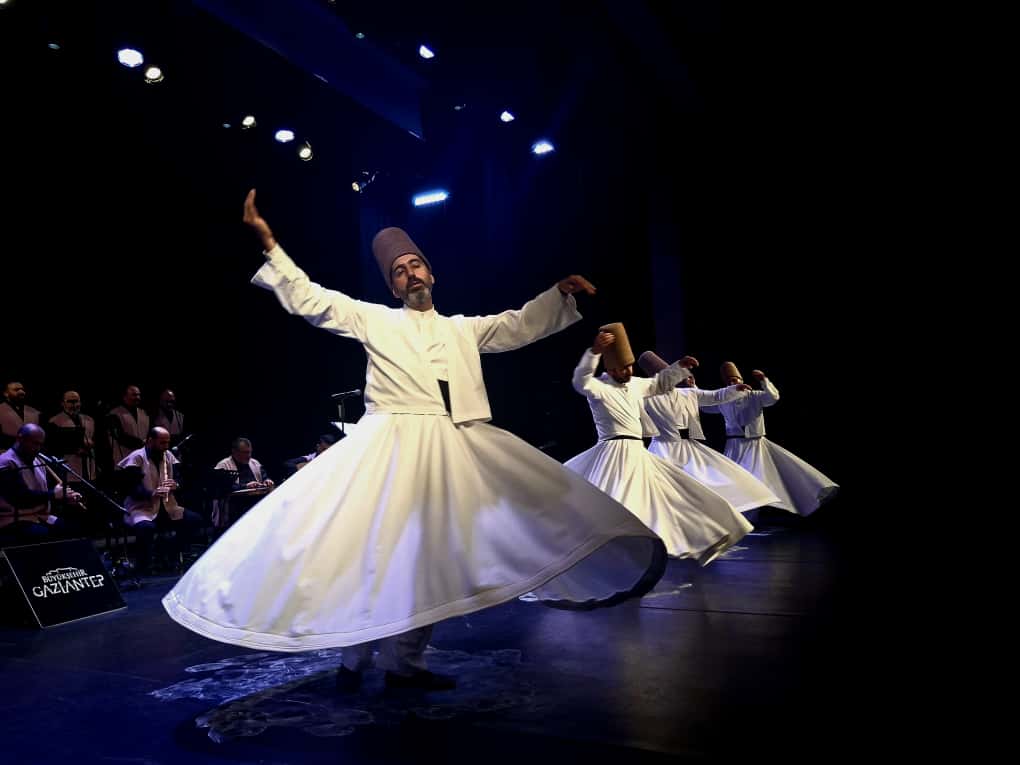 MEVLANA CELALEDDİN-İ RUMİ’NİN 818. DOĞUM YIL DÖNÜMÜ İÇİN ANMA PROGRAMI DÜZENLENDİ