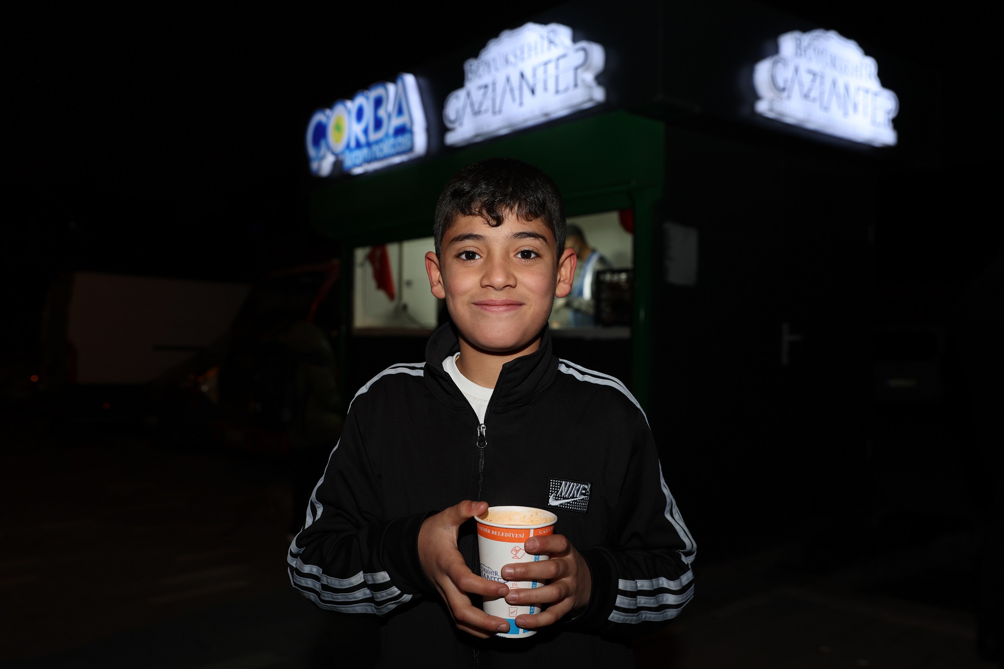 ÖĞRENCİSİNDEN İŞÇİSİNE 15 BİN KİŞİ GÜNE BÜYÜKŞEHİR’İN SICAK ÇORBASIYLA BAŞLIYOR