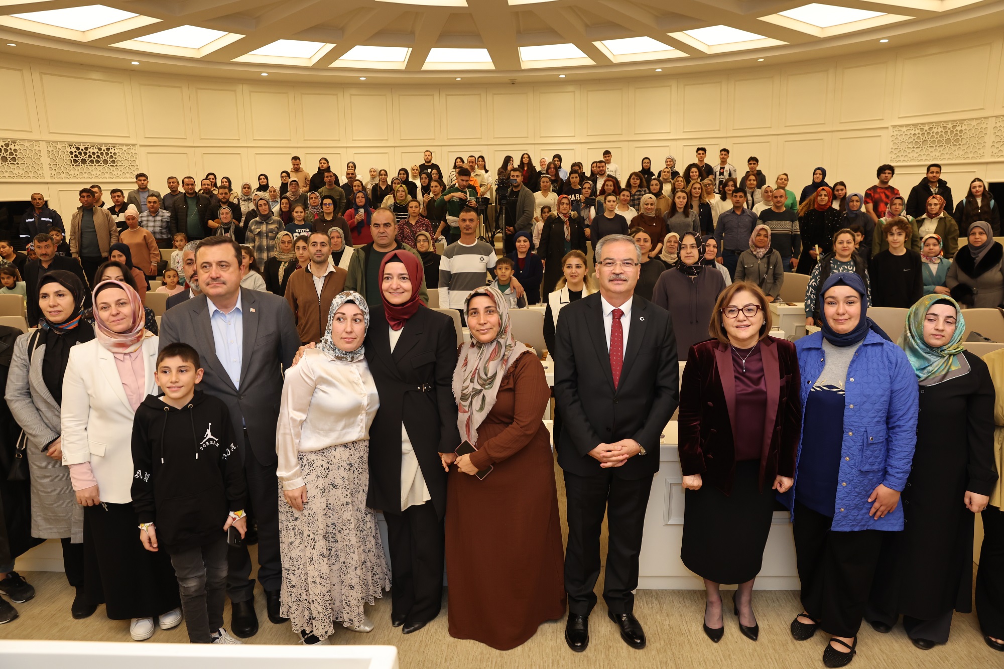 GAZİANTEP BÜYÜKŞEHİR’İN ÇÖLYAK HASTASI ÖĞRENCİLER İÇİN GLÜTENSİZ EKMEK DAĞITIMI PROJESİ LANSMANI YAPILDI