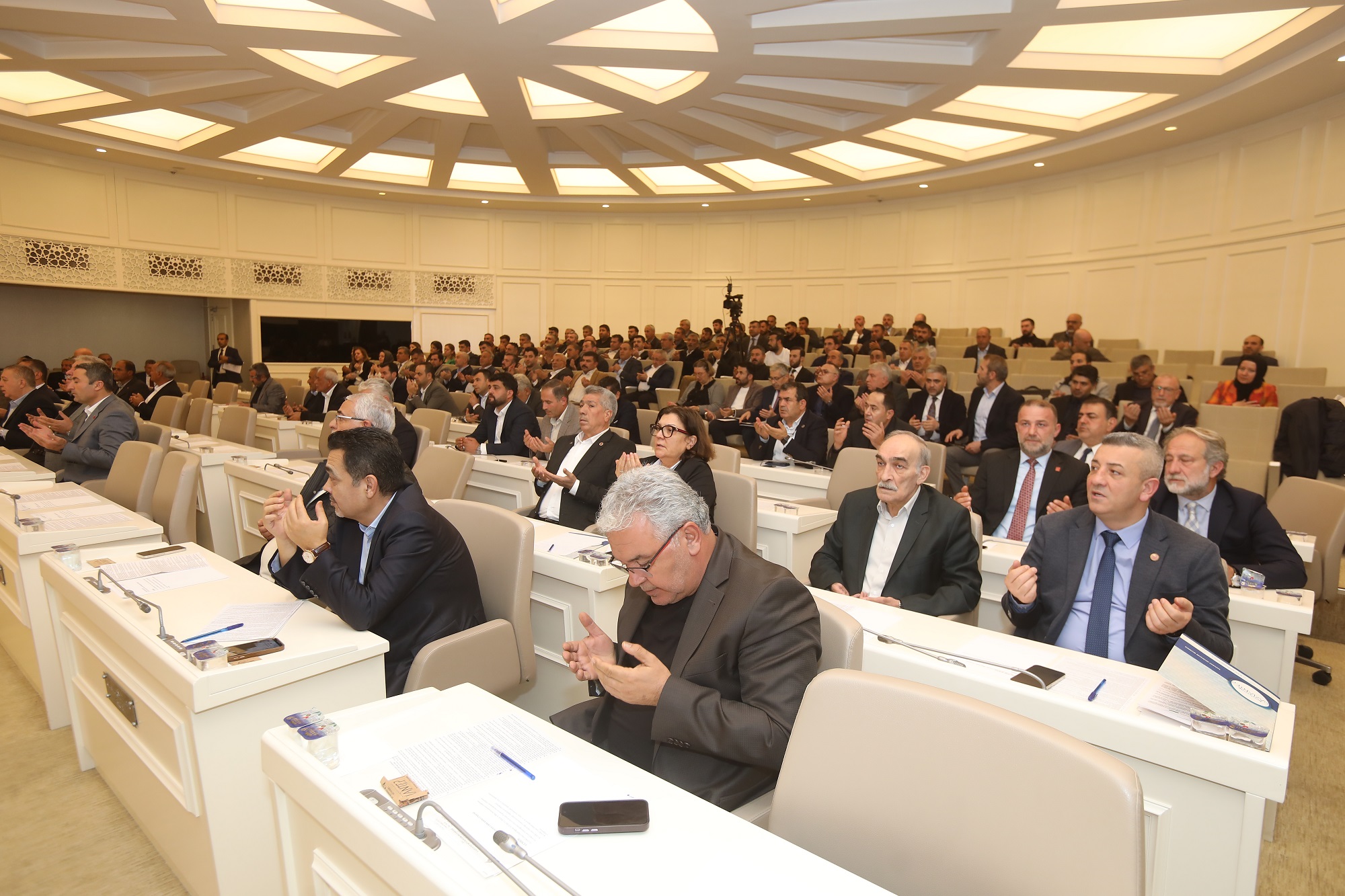 GAZİANTEP BÜYÜKŞEHİR BELEDİYE MECLİSİ’NDE ŞEHİTLER ANILDI