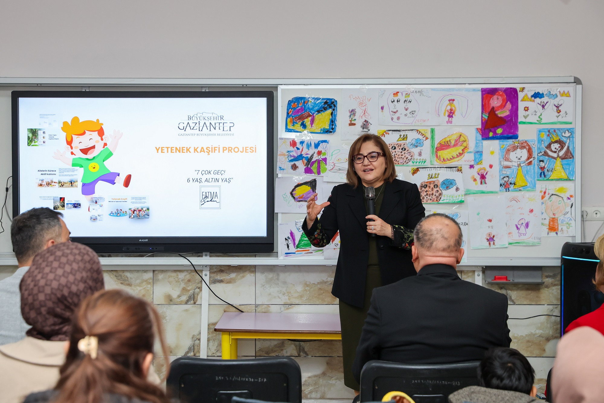 FATMA ŞAHİN: ÇOCUKLARDA TEK TİP BAŞARI DOĞRU DEĞİL, ONLARI ERKEN YAŞTA YETENEKLERE GÖRE YÖNLENDİRMEK GEREKİYOR