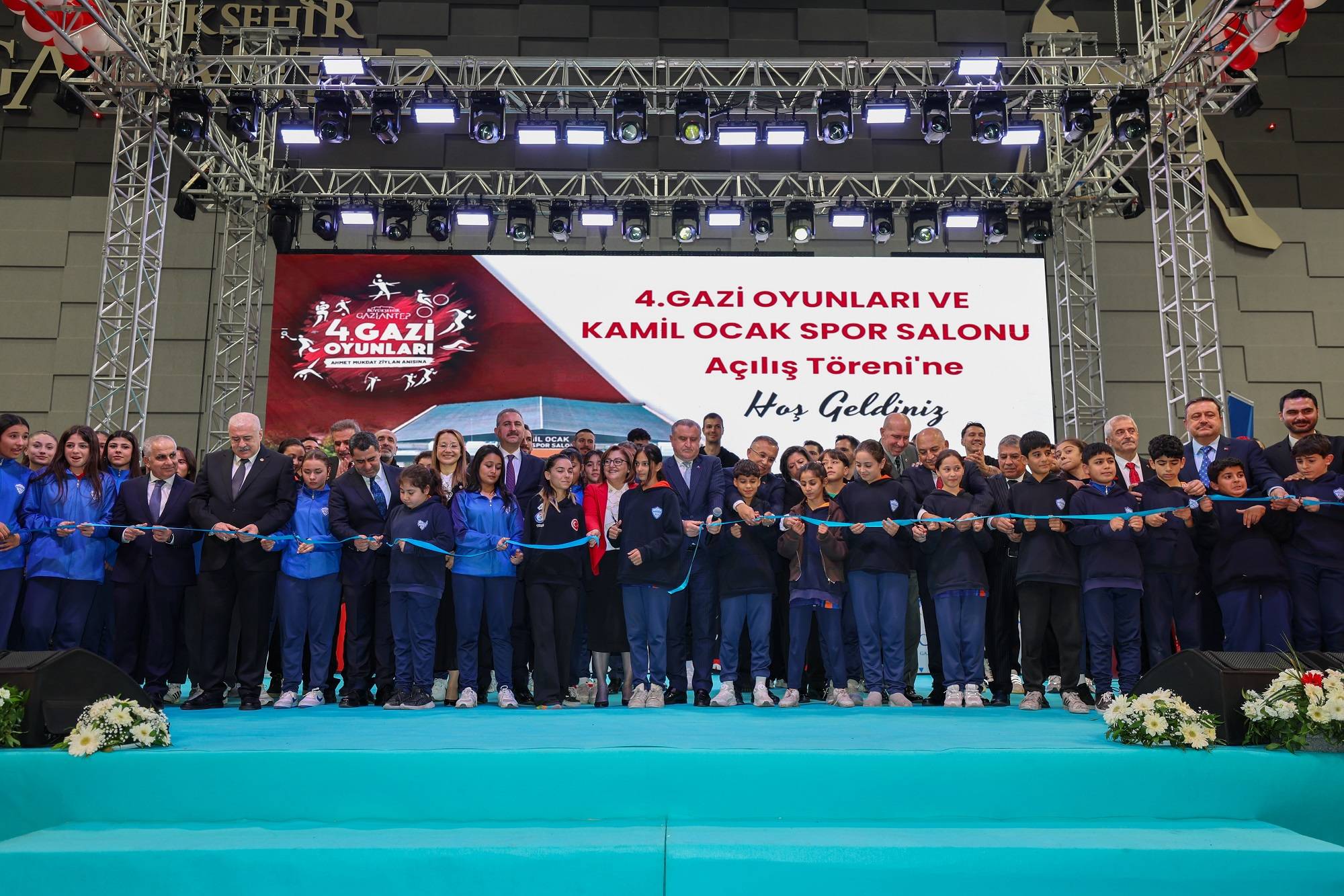 GAZİ ŞEHİR, ULUSLARARASI STANDARTLARA UYGUN YENİ SPOR SALONUNA KAVUŞTU
