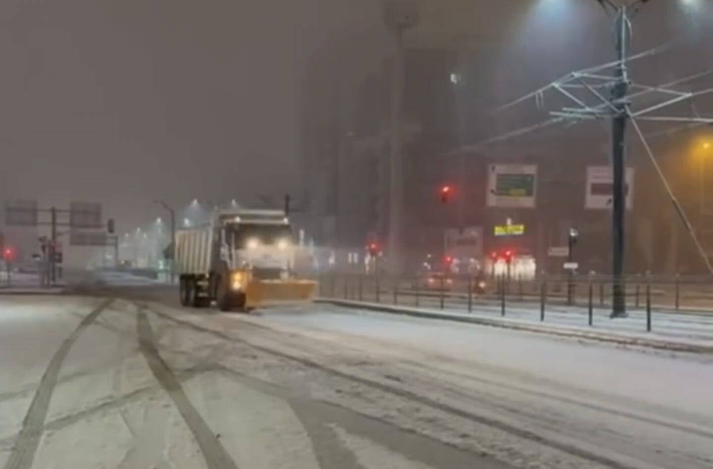 GAZİANTEP BÜYÜKŞEHİR KAR YAĞIŞINA KARŞI TAM KADRO SAHADA
