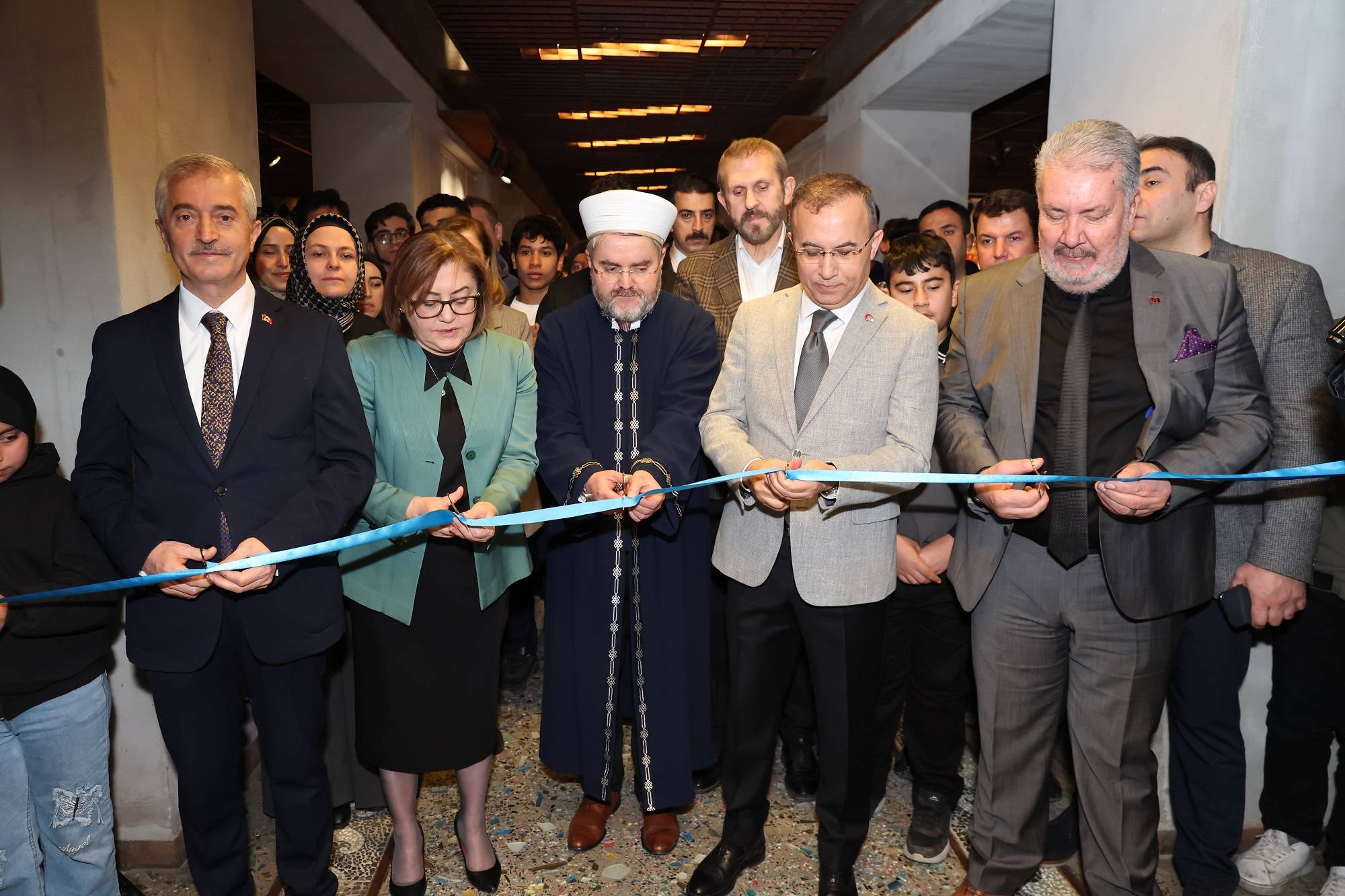 GAZİANTEP BÜYÜKŞEHİR EV SAHİPLİĞİNDE MUKADDES EMANETLER SERGİSİ VATANDAŞLARLA BULUŞTU